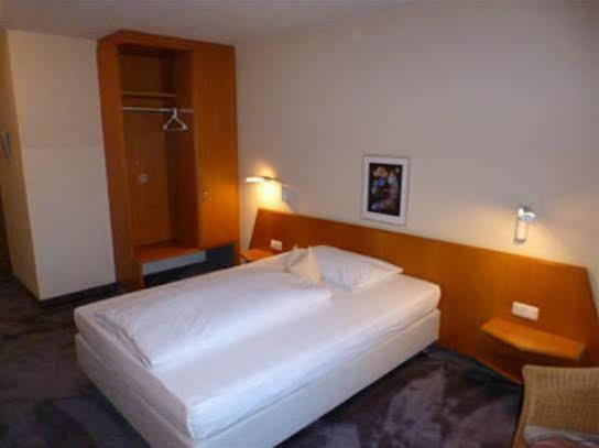 Hotel Lachner Hof エルランゲン エクステリア 写真